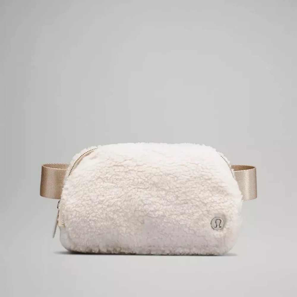 lululemon athletica Everywhere Belt Bag Fleece Ivory NWT in Package